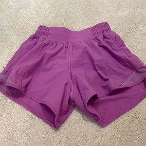Lululemon Hotty hot 4 inch shorts